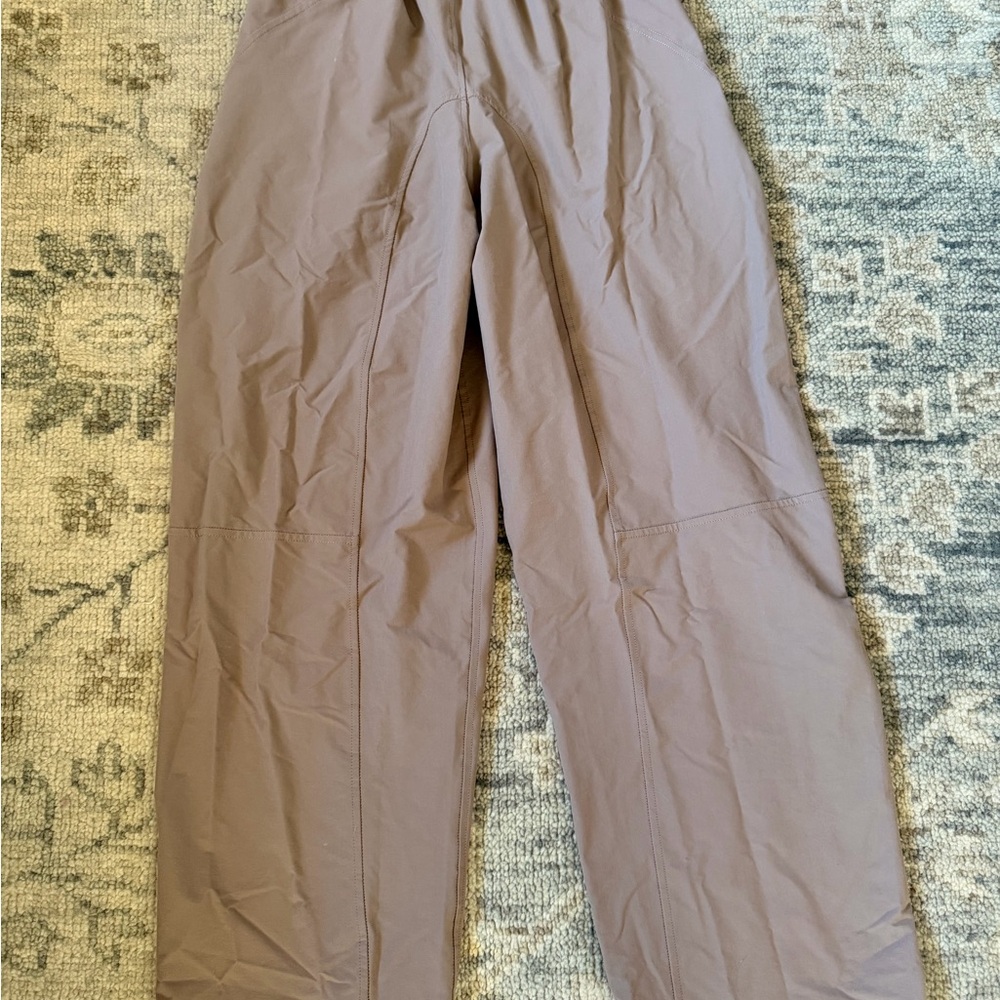 Lululemon Women’s Barrel Leg Taupe Pants NWT - Picture 3 of 3